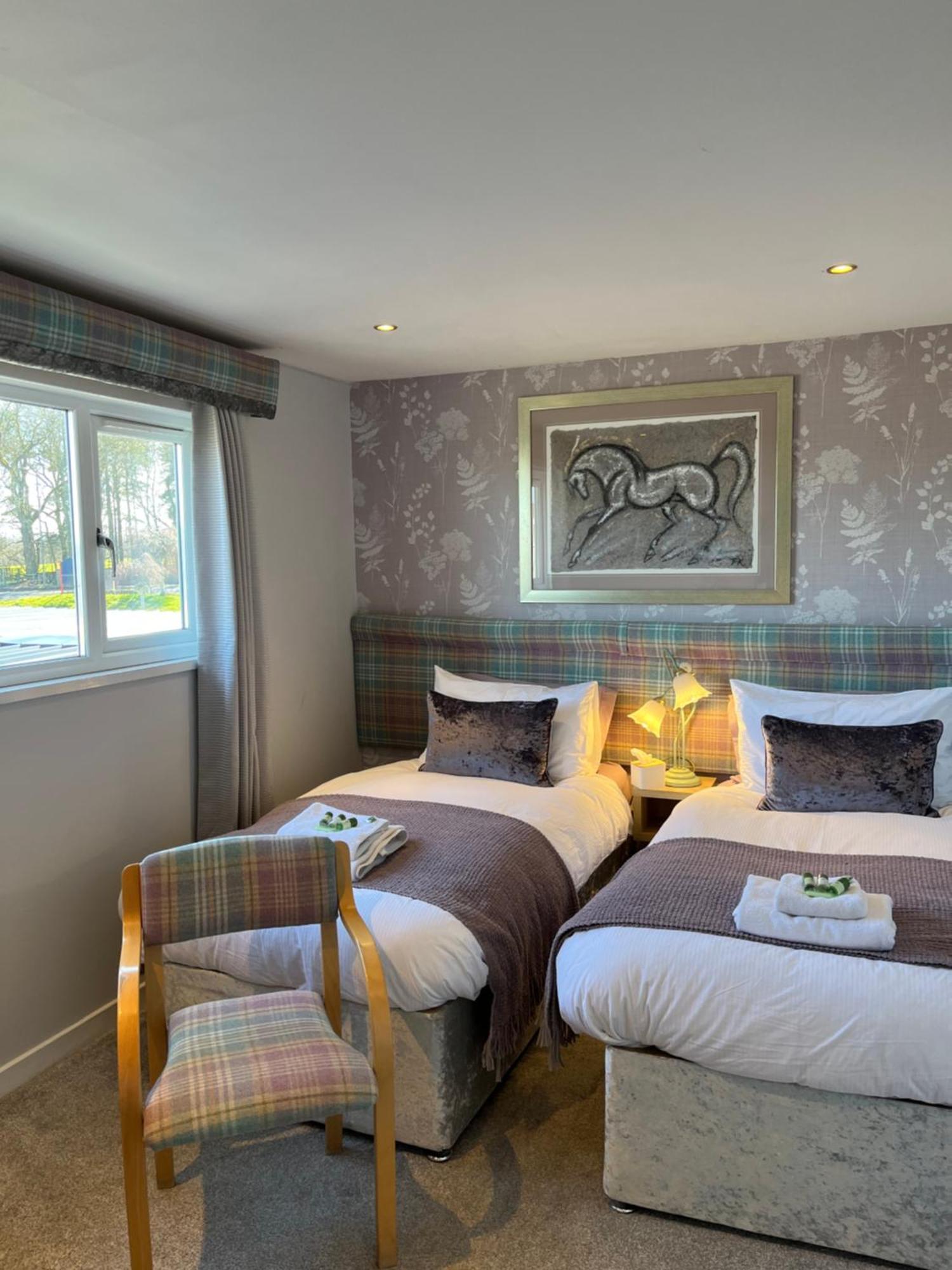 Scottish Equi B&B Lanark Exterior photo