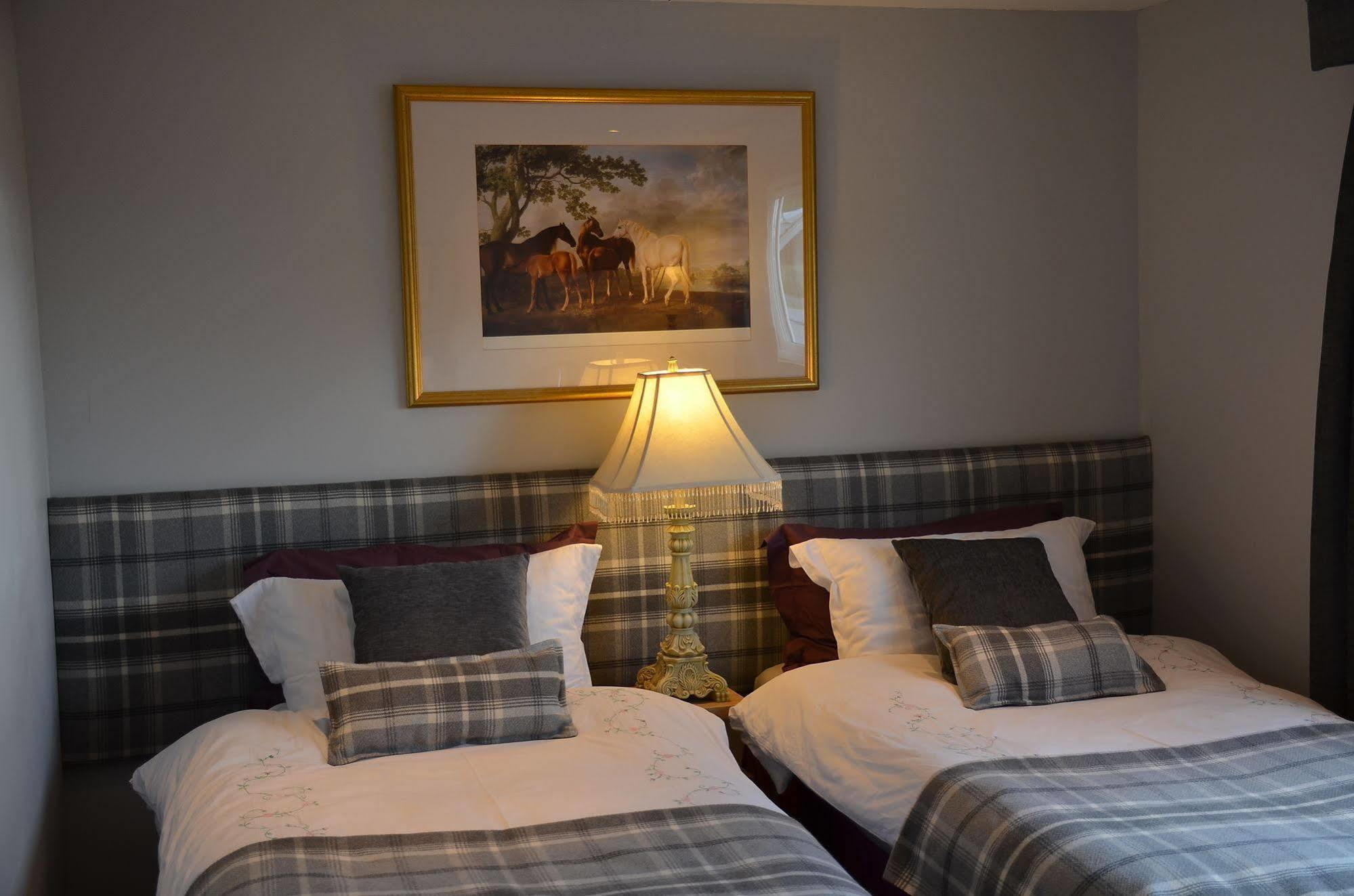 Scottish Equi B&B Lanark Exterior photo